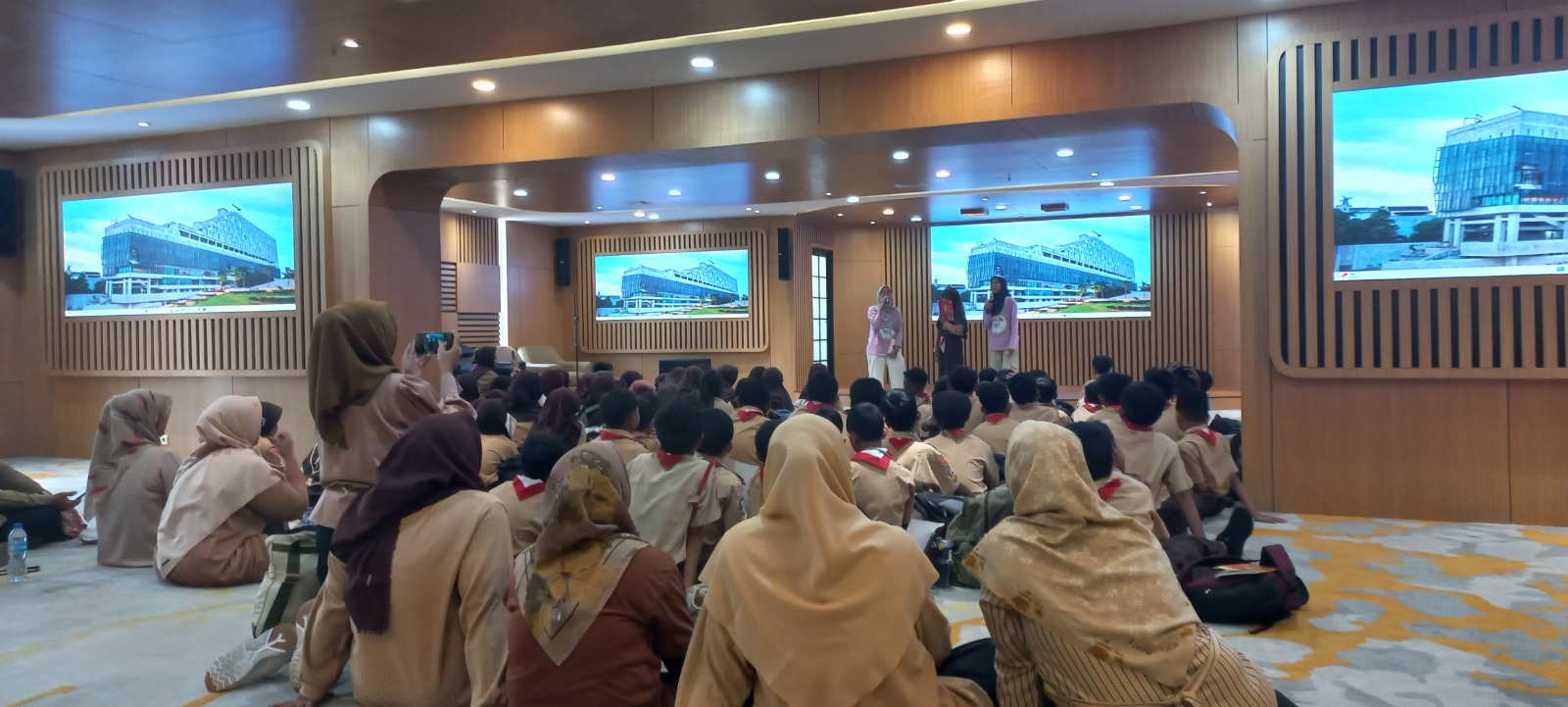 Wisata Literasi SDN Pd Bambu 15
